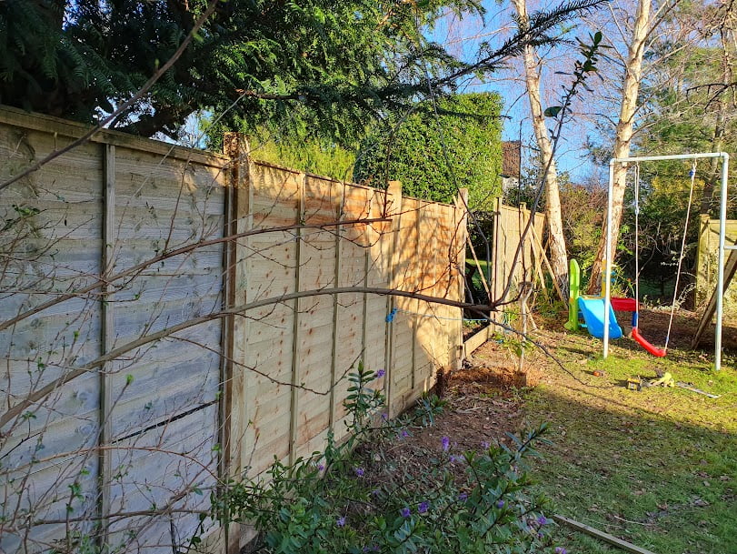 Garden Fence Repairs & Replacement Fencing